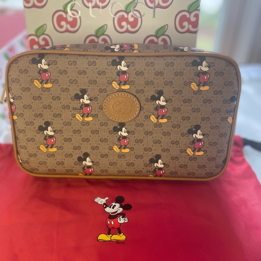 SOLD 💵 Gucci x Disney Collaboration Belt Bag/ Sling - Picture 6 of 13